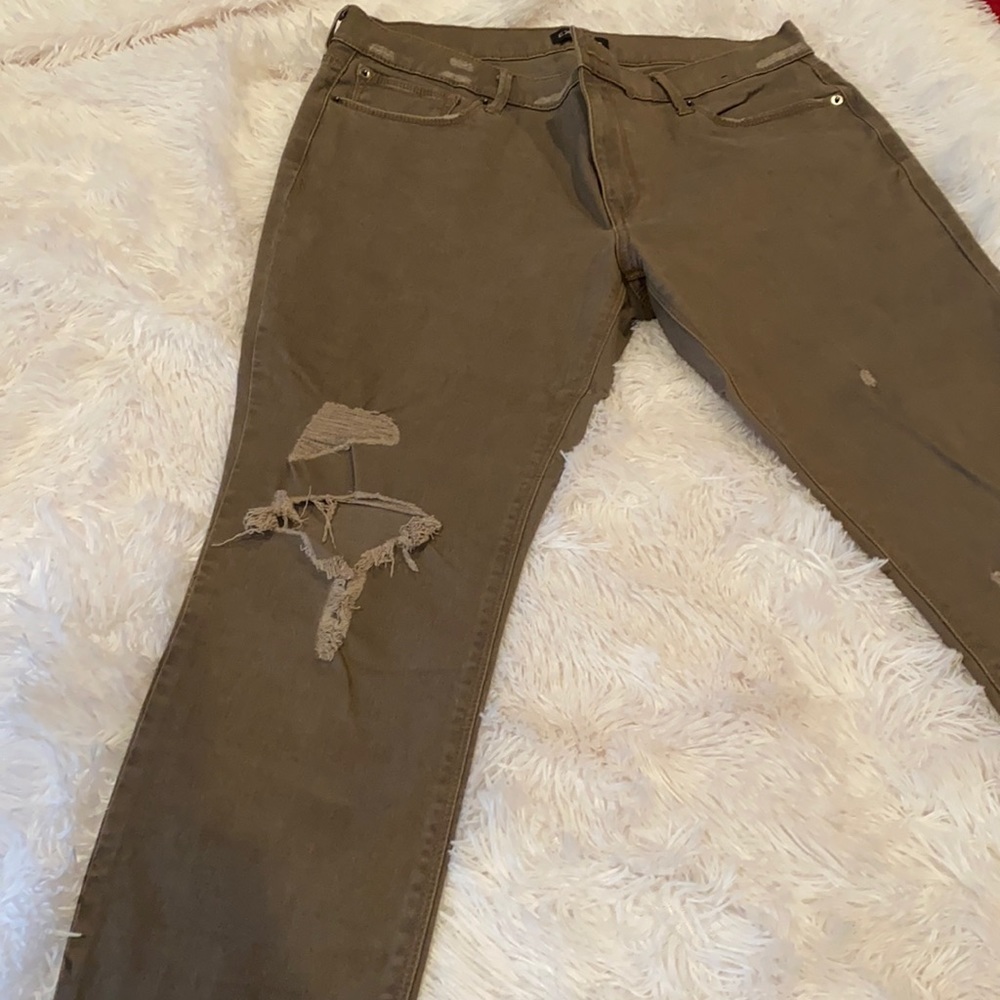 Express Distressed ankled pants. No flaws… worn only once.